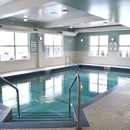 Holiday Inn Express Golden-Kicking Horse By Ihg Екстер'єр фото