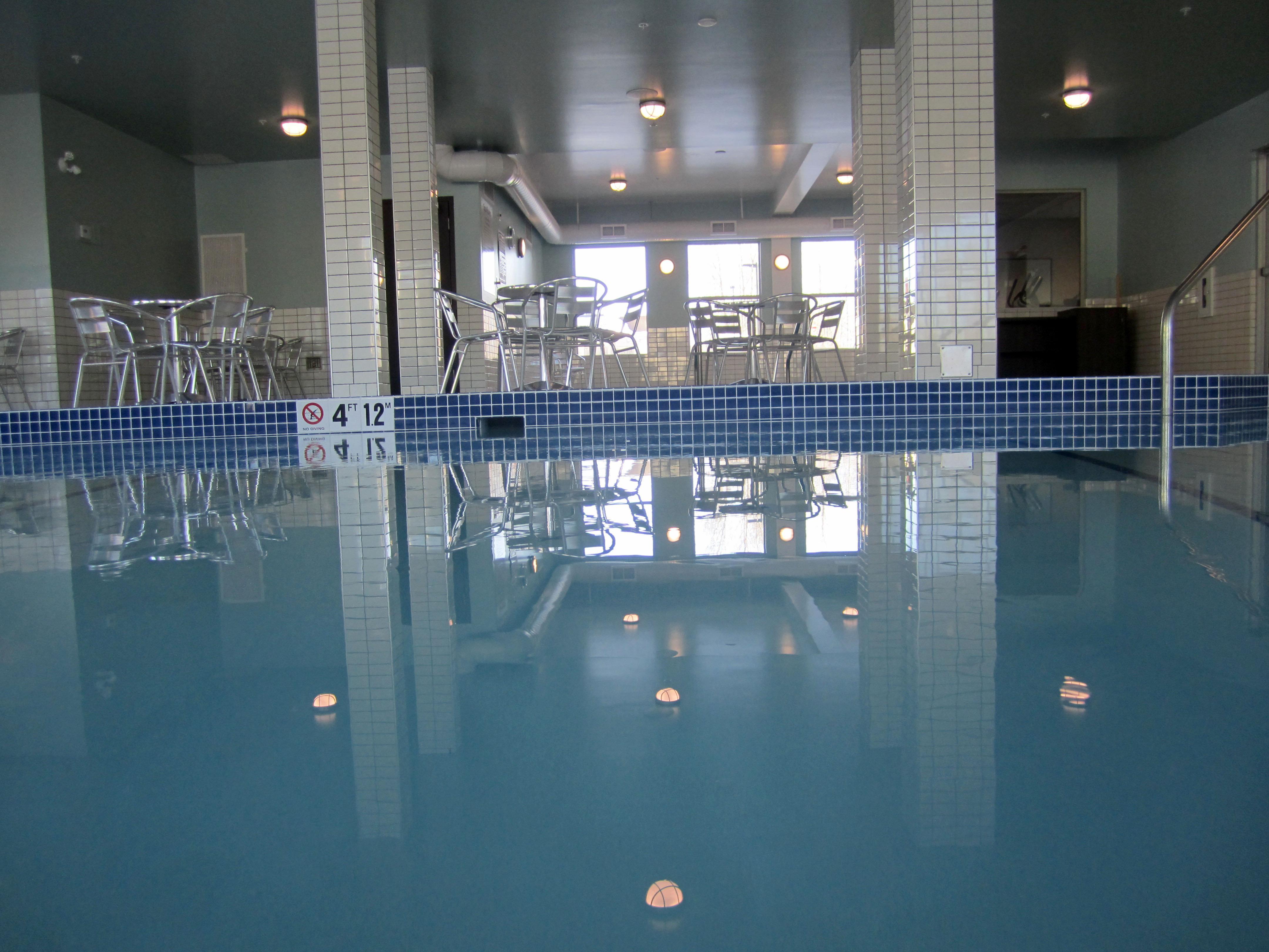 Holiday Inn Express Golden-Kicking Horse By Ihg Екстер'єр фото