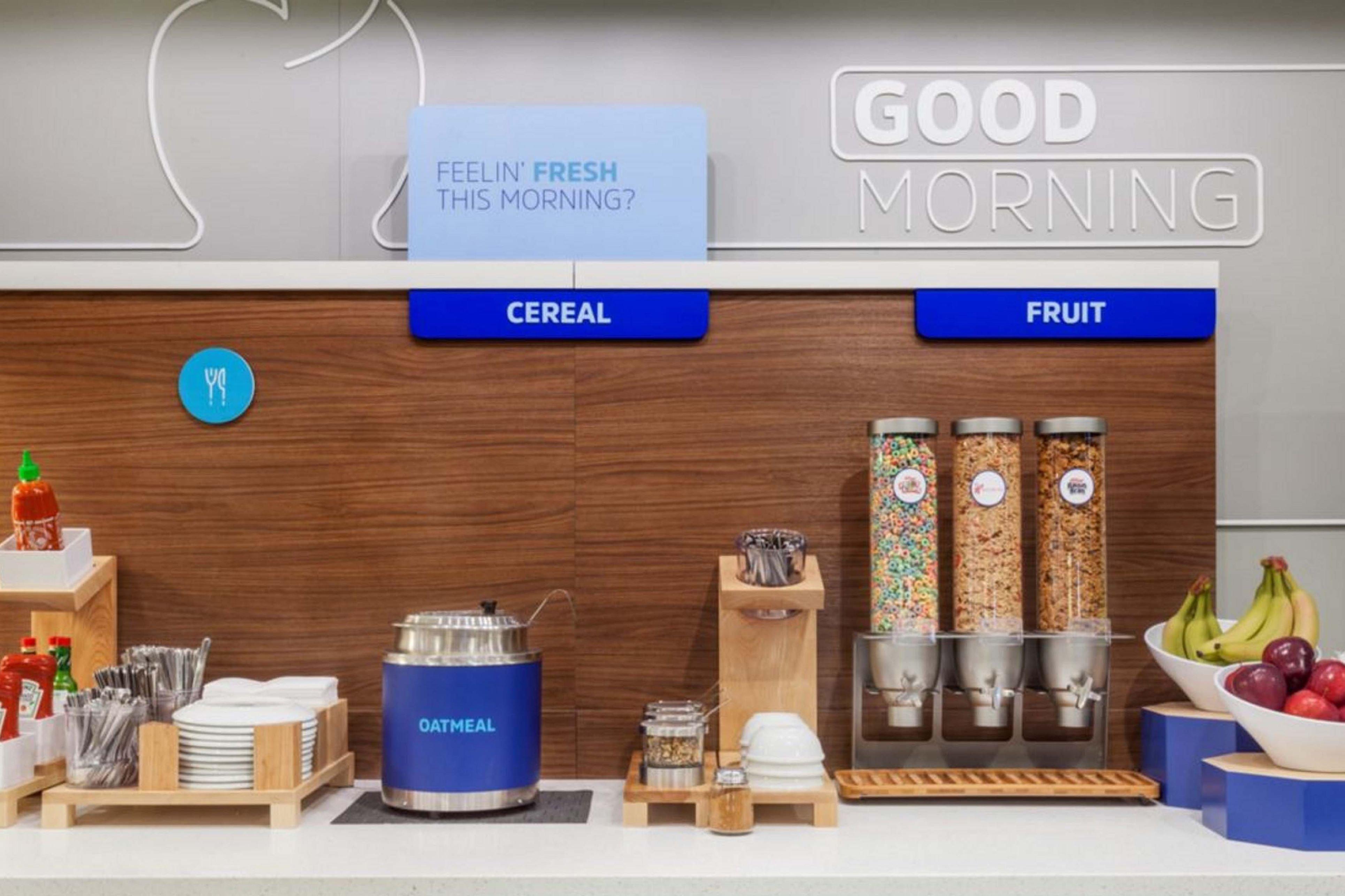 Holiday Inn Express Golden-Kicking Horse By Ihg Екстер'єр фото